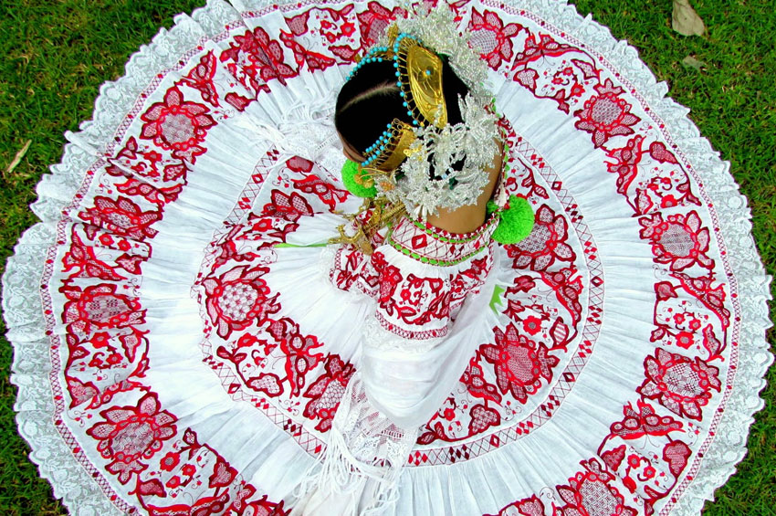 el-origen-de-la-pollera