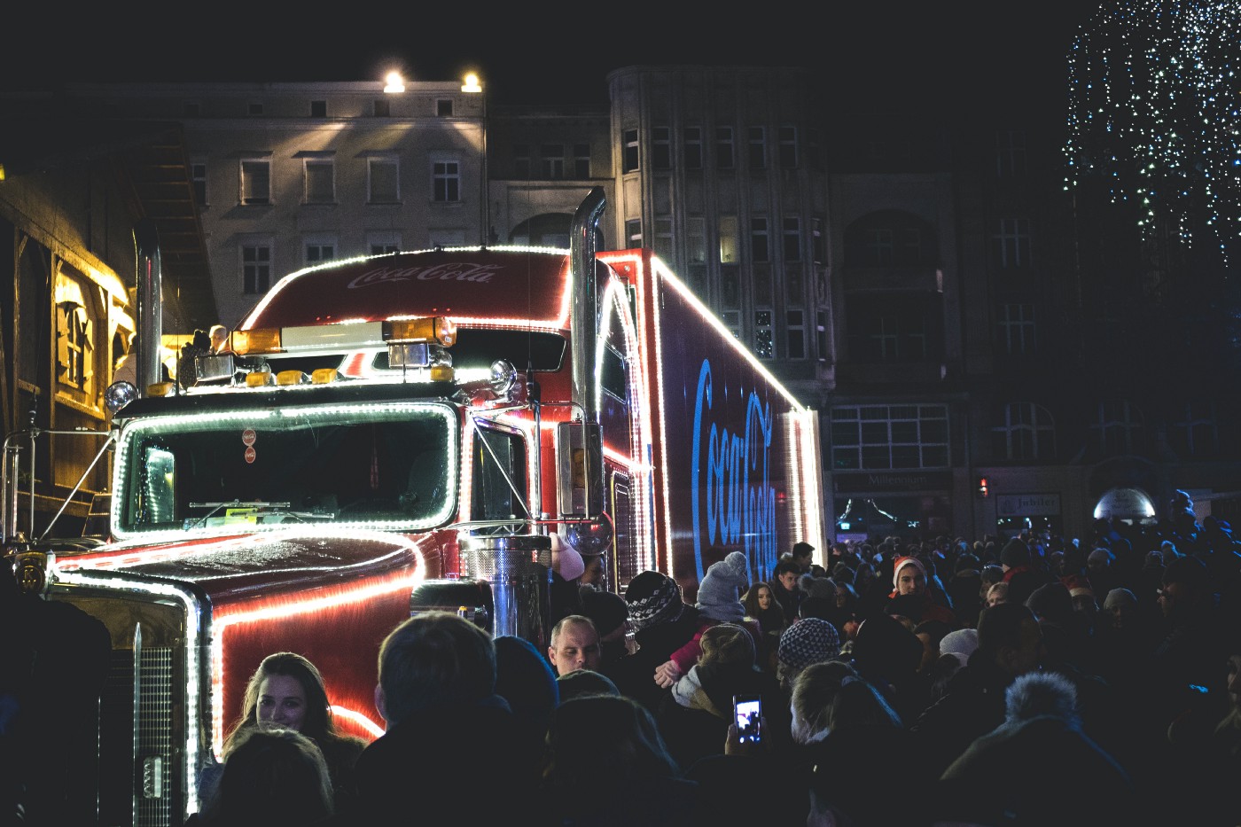 ejemplos-de-mercadeo-por-que-coca-cola-sigue-vendiendonos-felicidad
